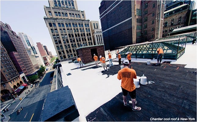 Application de peinture réflective cool roof à New York